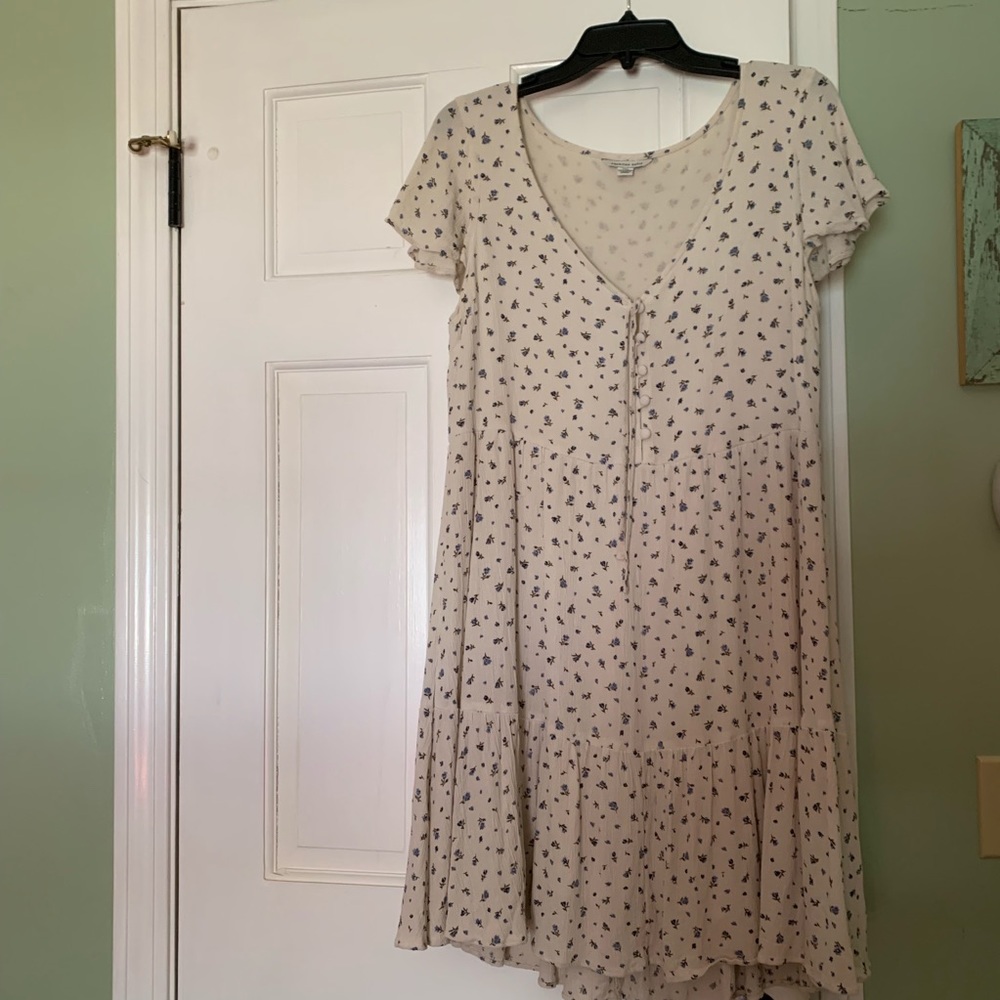 American Eagle White and Blue floral dress